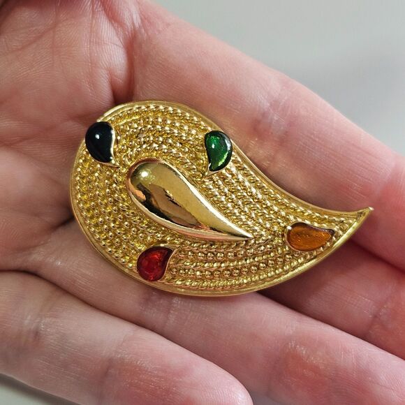 Avon Jewelry - Avon Vintage Gold Tone Swoosh Brooch